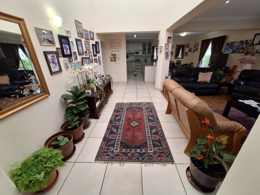 6 Bedroom Property for Sale in Bayview Western Cape